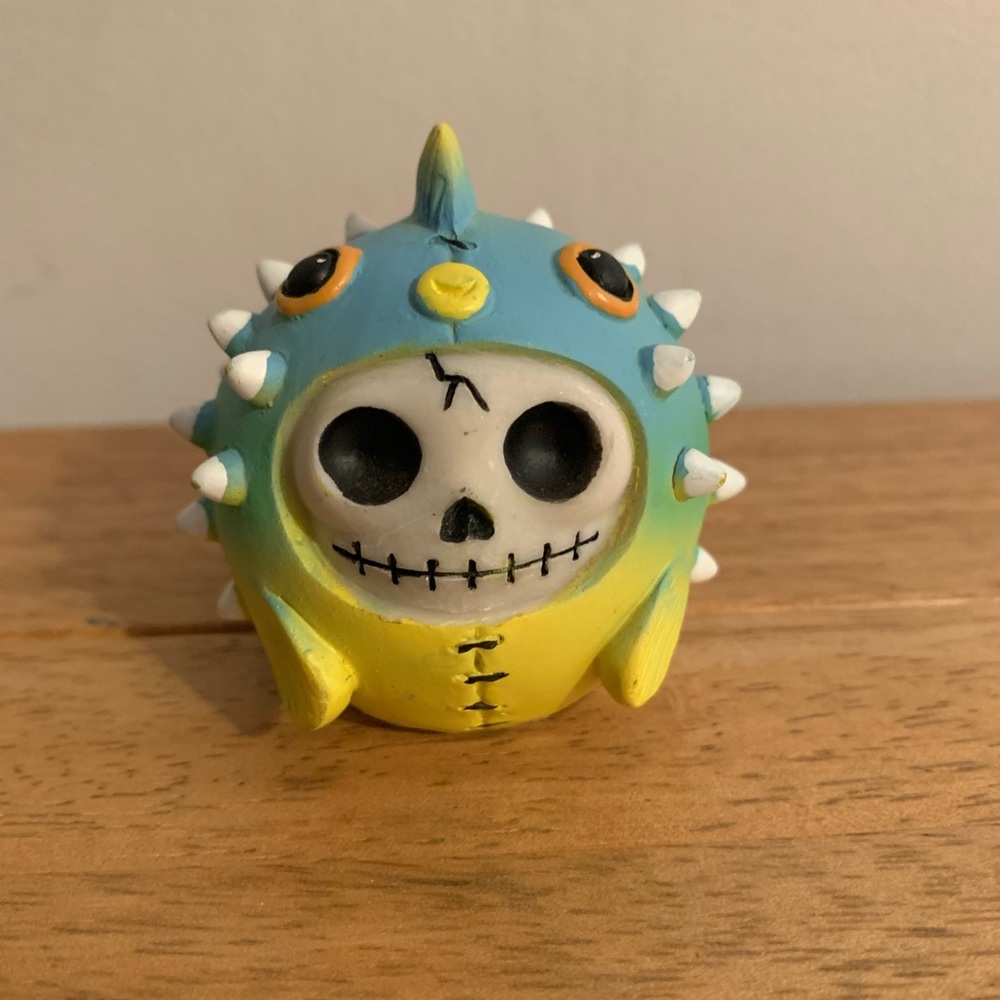 FURRYBONES Puffington the Puffer Fish Figurine Skull in Costume